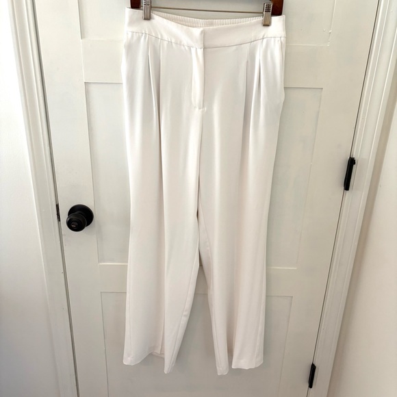 House of Harlow 1960 Pants - House Of Harlow 1960 Pleated White Wide-Leg Drape Trousers. Size 8.